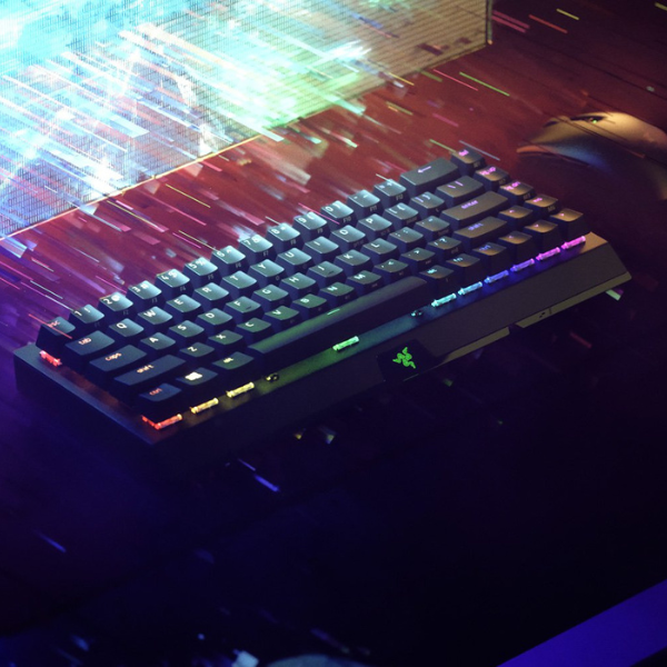 Razer BlackWidow V3 Mini HyperSpeed – Yellow Switch – US Wireless 65% Mechanical Gaming Keyboard with Razer Chroma™ RGB
