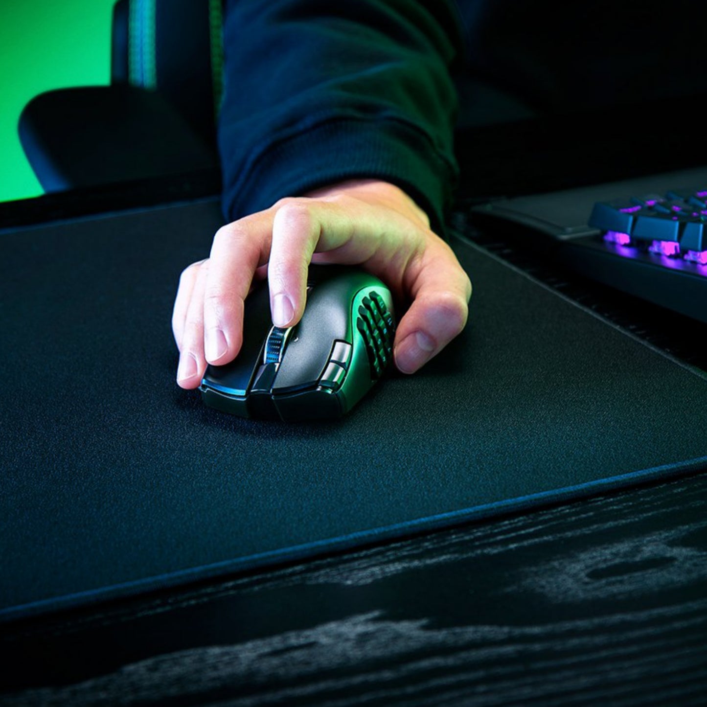 Razer Naga V2 HyperSpeed Ergonomic Wireless MMO Gaming Mouse with 19 Programmable Buttons